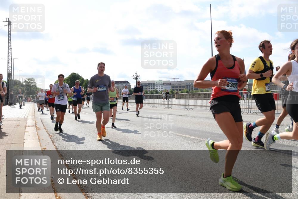 29.06.2025 - hella hamburg halbmarathon Lena Gebhardt http://msf.ph/oto/8355355 29.06.2025 10:01:21 Lombardsbrücke 17739, 1465, 17387, 8355, 150, 1130, 1329, 1387, 1420, 1722, 1724, 1726, 2006, 2091, 2167, 2354, 2363, 2490, 2591, 2936, 3199, 3425, 3625, 3663, 3740, 4068, 4238, 4249, 4319, 4322, 4370, 4649, 4663, 4708, 5033, 5547, 5570, 5675, 5870, 6087, 6147, 6281, 0000, 6302, 6487, 6531, 6591, 6835, 6921, 6924, 7287, 7658, 7757, 7759, 7761, 7846, 8030, 8045, 8046, 8191, 8255, 8326, 8392, 8691, 8822, 8926, 9932, 10188, 10271, 10281, 10301, 10383, 10576, 11043, 11465 meine-sportfotos.de