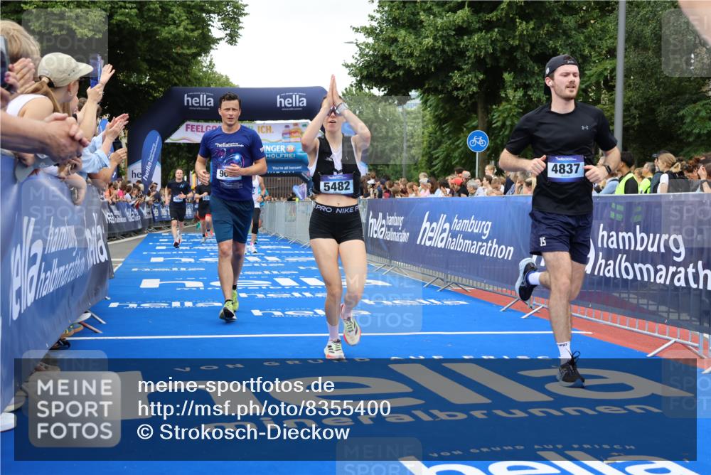 29.06.2025 - hella hamburg halbmarathon Strokosch-Dieckow http://msf.ph/oto/8355400 29.06.2025 10:52:14 Ziel 1482, 2397, 4140, 4419, 4587, 4837, 5032, 5087, 5093, 5482, 6164, 6897, 7896, 9074, 9082, 12135, 13707, 13726, 14248, 14300, 15275, 15446, 16003, 16320, 16591, 17033, 17130, 17773, 18475, 18801 meine-sportfotos.de