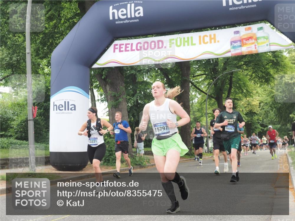 29.06.2025 - hella hamburg halbmarathon KatJ http://msf.ph/oto/8355475 29.06.2025 10:51:45 Zwischen KM18-KM19 1842, 6174, 6714 meine-sportfotos.de