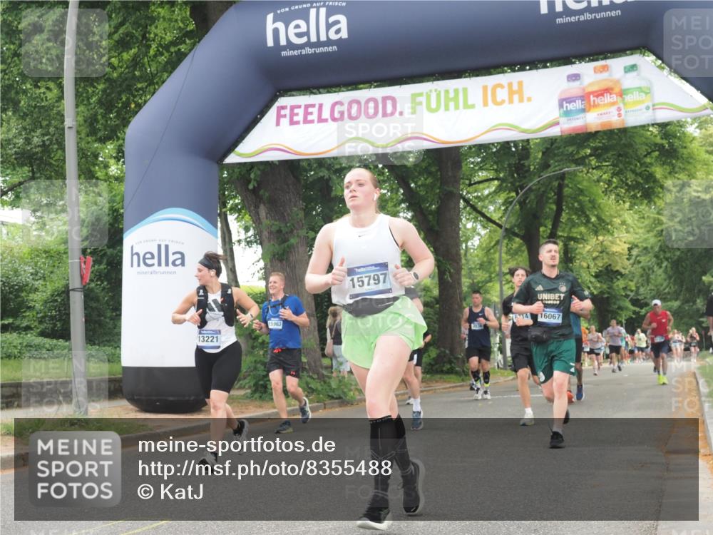 29.06.2025 - hella hamburg halbmarathon KatJ http://msf.ph/oto/8355488 29.06.2025 10:51:45 Zwischen KM18-KM19 1842, 6174, 6714 meine-sportfotos.de
