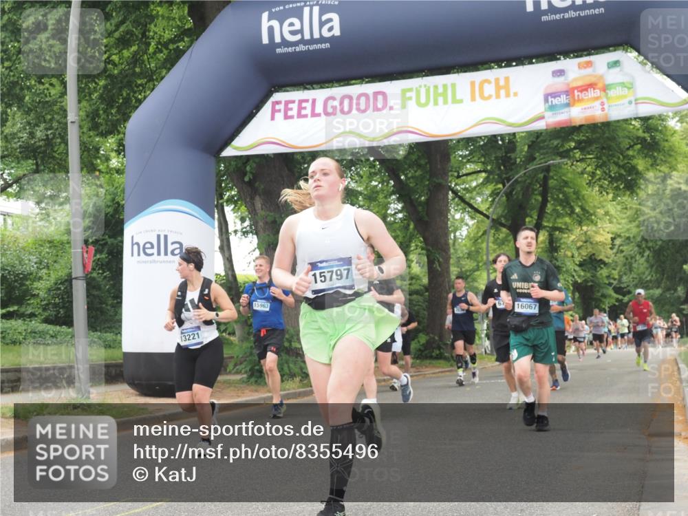 29.06.2025 - hella hamburg halbmarathon KatJ http://msf.ph/oto/8355496 29.06.2025 10:51:45 Zwischen KM18-KM19 1842, 6174, 6714 meine-sportfotos.de