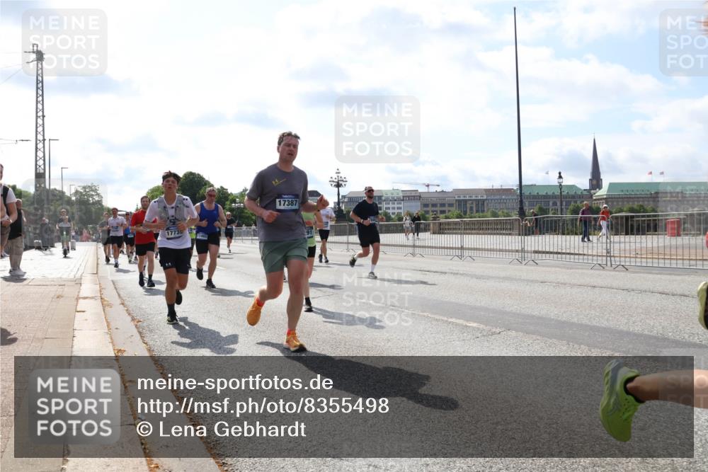 29.06.2025 - hella hamburg halbmarathon Lena Gebhardt http://msf.ph/oto/8355498 29.06.2025 10:01:22 Lombardsbrücke 1773, 11465, 17387, 1130, 1329, 1387, 1420, 1722, 1724, 1726, 2006, 2091, 2167, 2354, 2363, 2490, 2591, 2936, 3199, 3425, 3625, 3663, 3740, 4068, 4238, 4249, 4319, 4322, 4370, 4649, 4663, 4708, 5547, 5570, 5675, 5870, 6087, 6147, 6281, 0000, 6302, 6487, 6531, 6591, 6835, 6921, 6924, 7287, 7658, 7757, 7759, 7761, 7846, 8030, 8045, 8046, 8191, 8255, 8326, 8392, 8691, 8822, 8926, 9932, 10188, 10271, 10281, 10301, 10383, 10576, 10915, 11043, 11465 meine-sportfotos.de