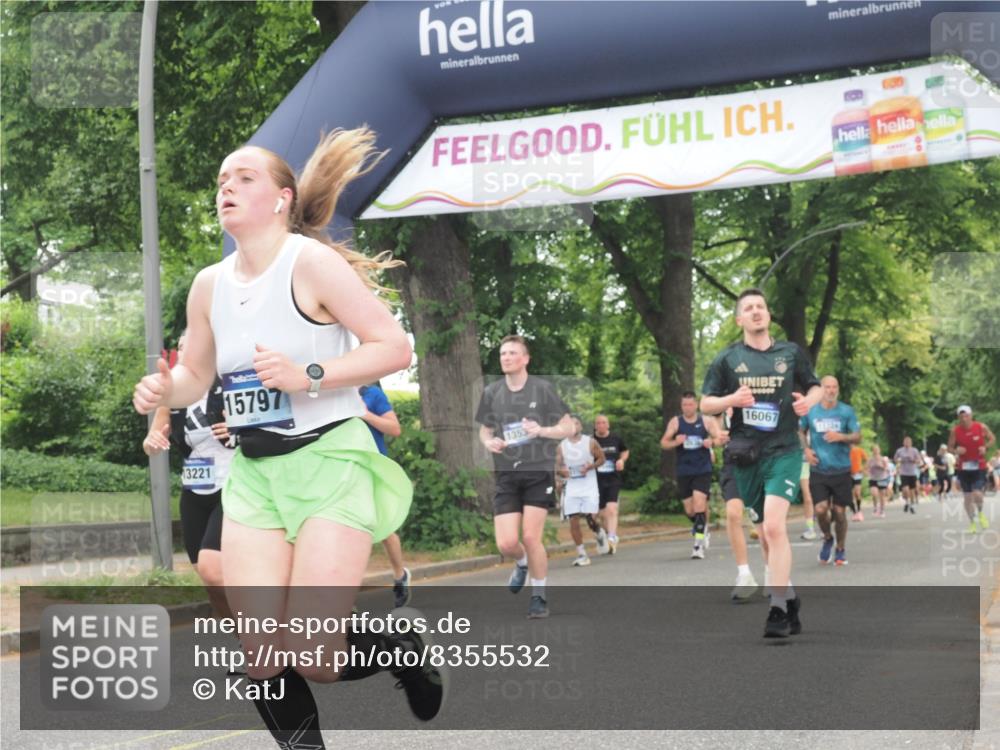 29.06.2025 - hella hamburg halbmarathon KatJ http://msf.ph/oto/8355532 29.06.2025 10:51:46 Zwischen KM18-KM19 1842, 6174, 6714 meine-sportfotos.de