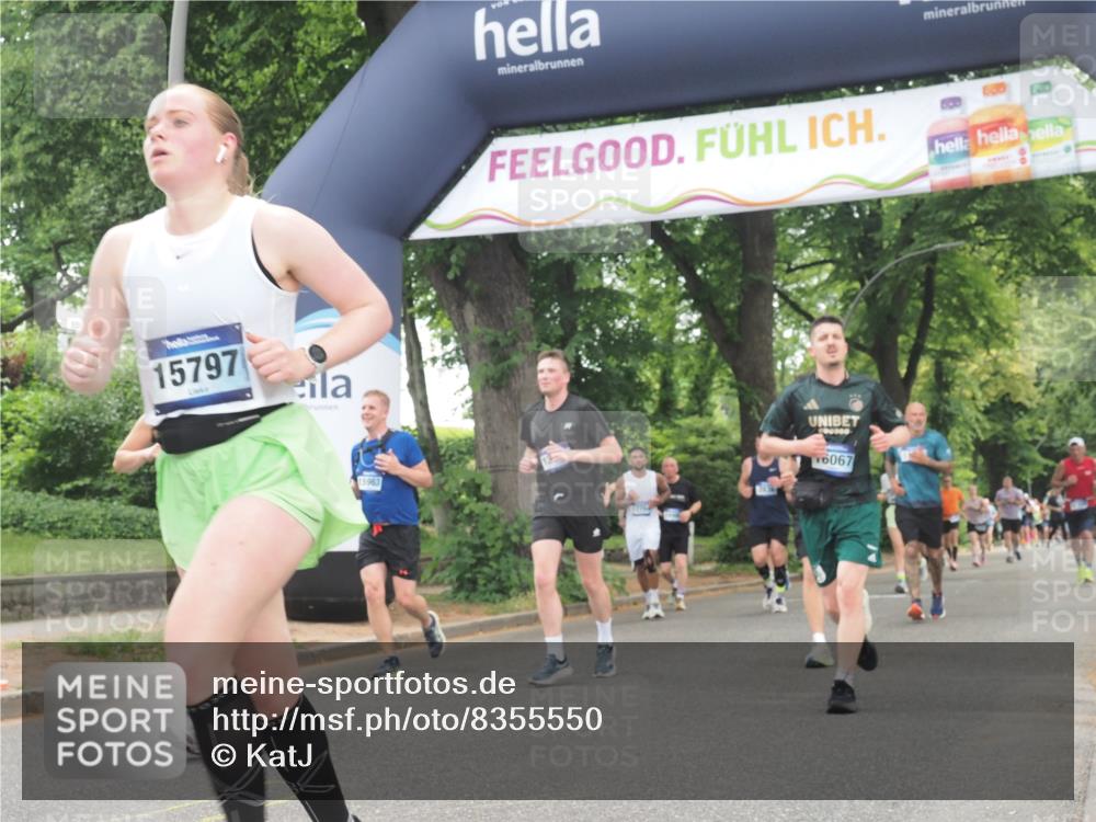 29.06.2025 - hella hamburg halbmarathon KatJ http://msf.ph/oto/8355550 29.06.2025 10:51:46 Zwischen KM18-KM19 1842, 6174, 6714 meine-sportfotos.de