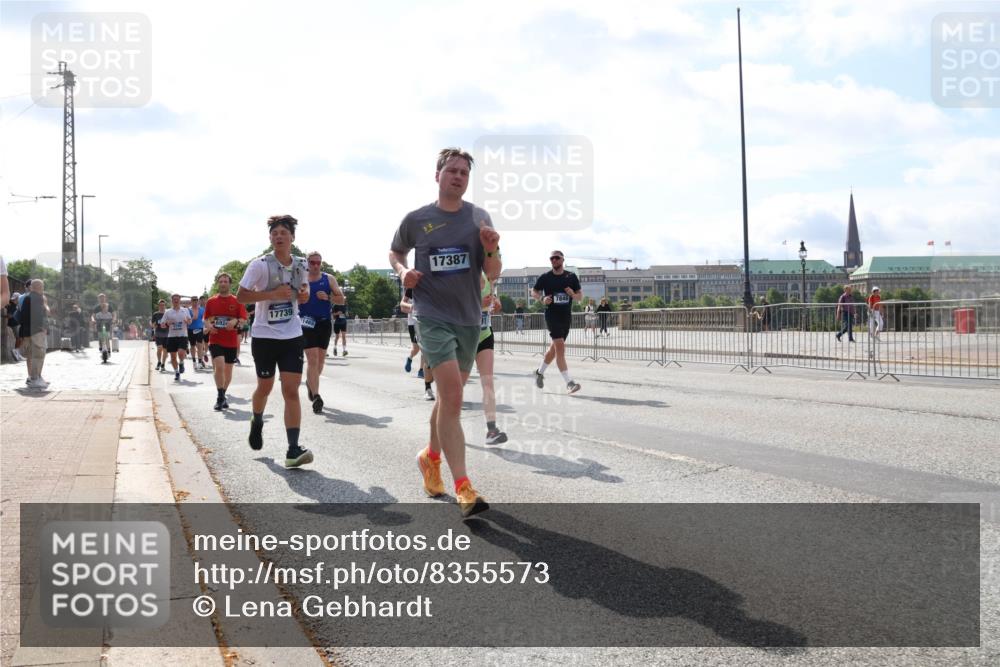 29.06.2025 - hella hamburg halbmarathon Lena Gebhardt http://msf.ph/oto/8355573 29.06.2025 10:01:22 Lombardsbrücke 17739, 17387, 7846, 1130, 1329, 1387, 1420, 1722, 1724, 1726, 2006, 2091, 2167, 2354, 2363, 2490, 2591, 2936, 3199, 3425, 3625, 3663, 3740, 4068, 4238, 4249, 4319, 4322, 4370, 4649, 4663, 4708, 5547, 5570, 5675, 5870, 6087, 6147, 6281, 0000, 6302, 6487, 6531, 6591, 6835, 6921, 6924, 7287, 7658, 7757, 7759, 7761, 7846, 8030, 8045, 8046, 8191, 8255, 8326, 8392, 8691, 8822, 8926, 9932, 10188, 10271, 10281, 10301, 10383, 10576, 10915, 11043, 11465 meine-sportfotos.de