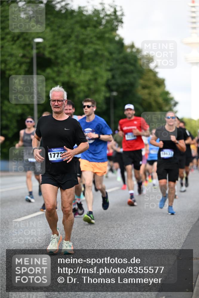 29.06.2025 - hella hamburg halbmarathon Dr. Thomas Lammeyer http://msf.ph/oto/8355577 29.06.2025 09:56:21 Kennedybrücke 1070, 1139, 1220, 1415, 1468, 1512, 1613, 1782, 2233, 3098, 3109, 3124, 3928, 4080, 4497, 4691, 4981, 5476, 5477, 7067, 7191, 7325, 7432, 7451, 7599, 7843, 7865, 7961, 8467, 8664, 9081, 9540, 10000, 10099, 10251, 10741, 10750, 10796, 11346 meine-sportfotos.de