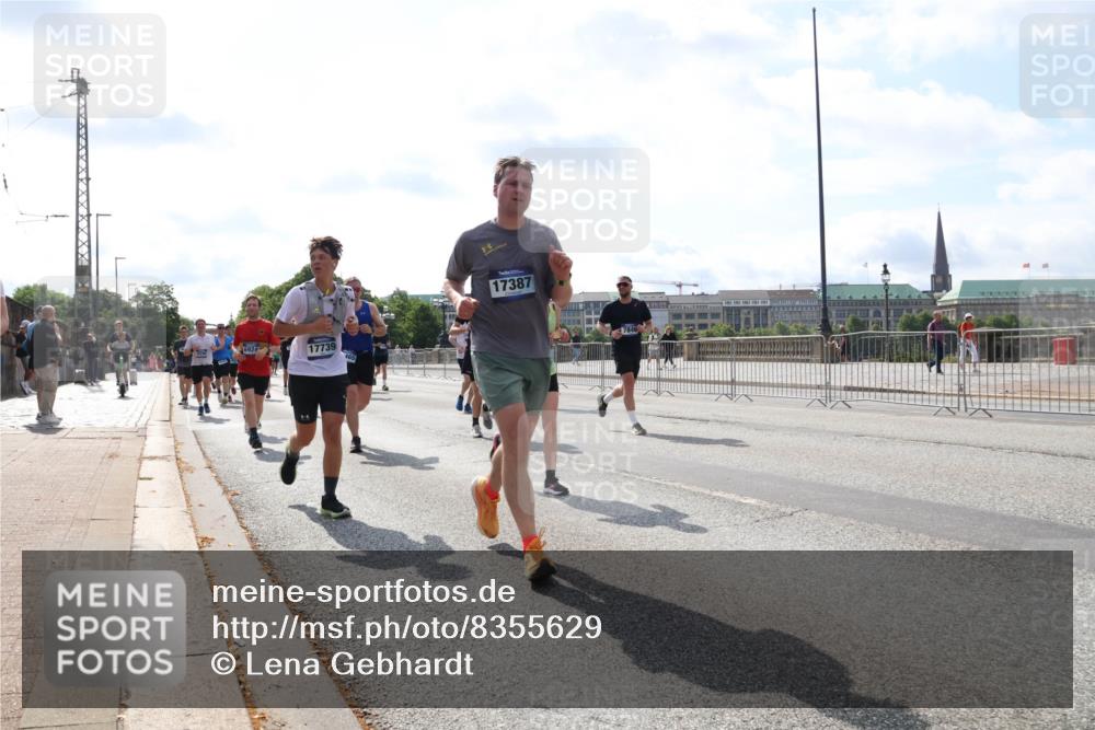 29.06.2025 - hella hamburg halbmarathon Lena Gebhardt http://msf.ph/oto/8355629 29.06.2025 10:01:22 Lombardsbrücke 6924, 17739, 17387, 1130, 1329, 1387, 1420, 1722, 1724, 1726, 2006, 2091, 2167, 2354, 2363, 2490, 2591, 2936, 3199, 3425, 3625, 3663, 3740, 4068, 4238, 4249, 4319, 4322, 4370, 4649, 4663, 4708, 5547, 5570, 5675, 5870, 6087, 6147, 6281, 0000, 6302, 6487, 6531, 6591, 6835, 6921, 6924, 7287, 7658, 7757, 7759, 7761, 7846, 8030, 8045, 8046, 8191, 8255, 8326, 8392, 8691, 8822, 8926, 9932, 10188, 10271, 10281, 10301, 10383, 10576, 10915, 11043, 11465 meine-sportfotos.de