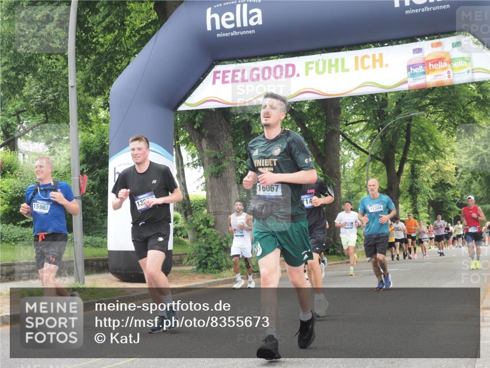 29.06.2025 - hella hamburg halbmarathon KatJ http://msf.ph/oto/8355673 29.06.2025 10:51:47 Zwischen KM18-KM19 1842, 6714 meine-sportfotos.de