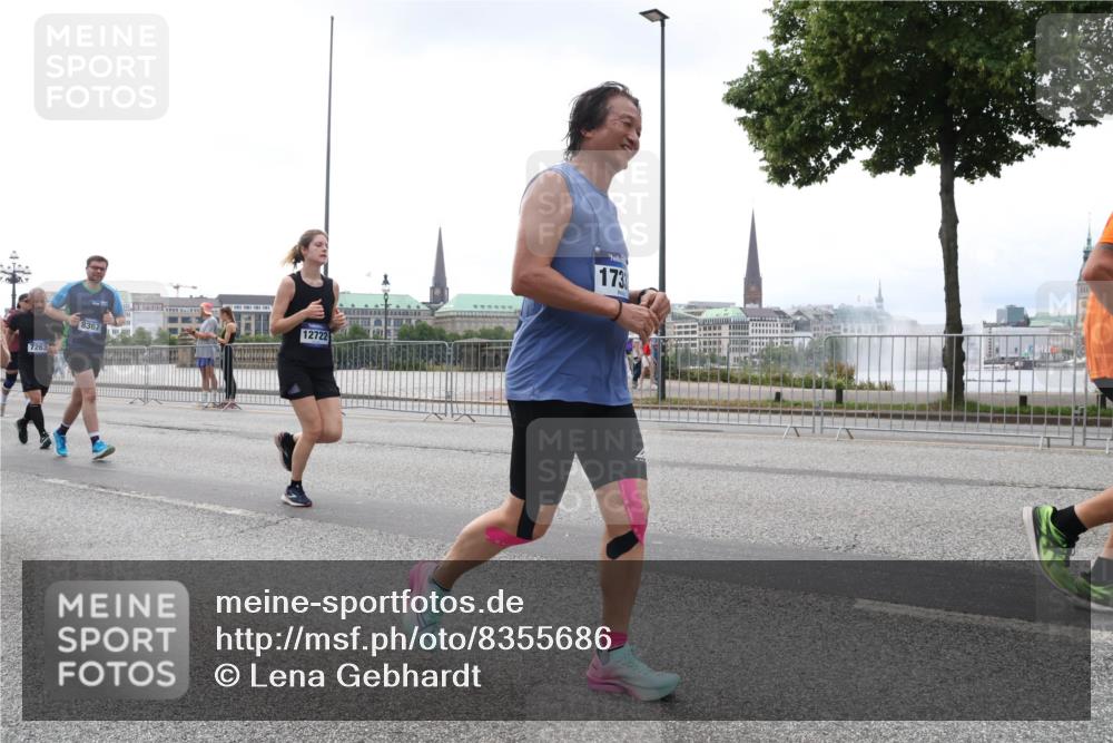 29.06.2025 - hella hamburg halbmarathon Lena Gebhardt http://msf.ph/oto/8355686 29.06.2025 10:38:58 Lombardsbrücke 7263, 8367, 12722, 173, 56, 1232, 1390, 1451, 1721, 1760, 2524, 2534, 2571, 2574, 2576, 2660, 2693, 2893, 2998, 3216, 3307, 3323, 3726, 3745, 3927, 4028, 4257, 4259, 4260, 4316, 4320, 4410, 4523, 4659, 4964, 5617, 5684, 5913, 6062, 6112, 6611, 6695, 6696, 6875, 7148, 7263, 7341, 7371, 7506, 7561, 7589, 7692, 7815, 7849, 8243, 8367, 8457, 8783, 9420, 9446, 9708, 9974, 9977, 10001, 10072, 10315, 10516, 10554, 13060 meine-sportfotos.de
