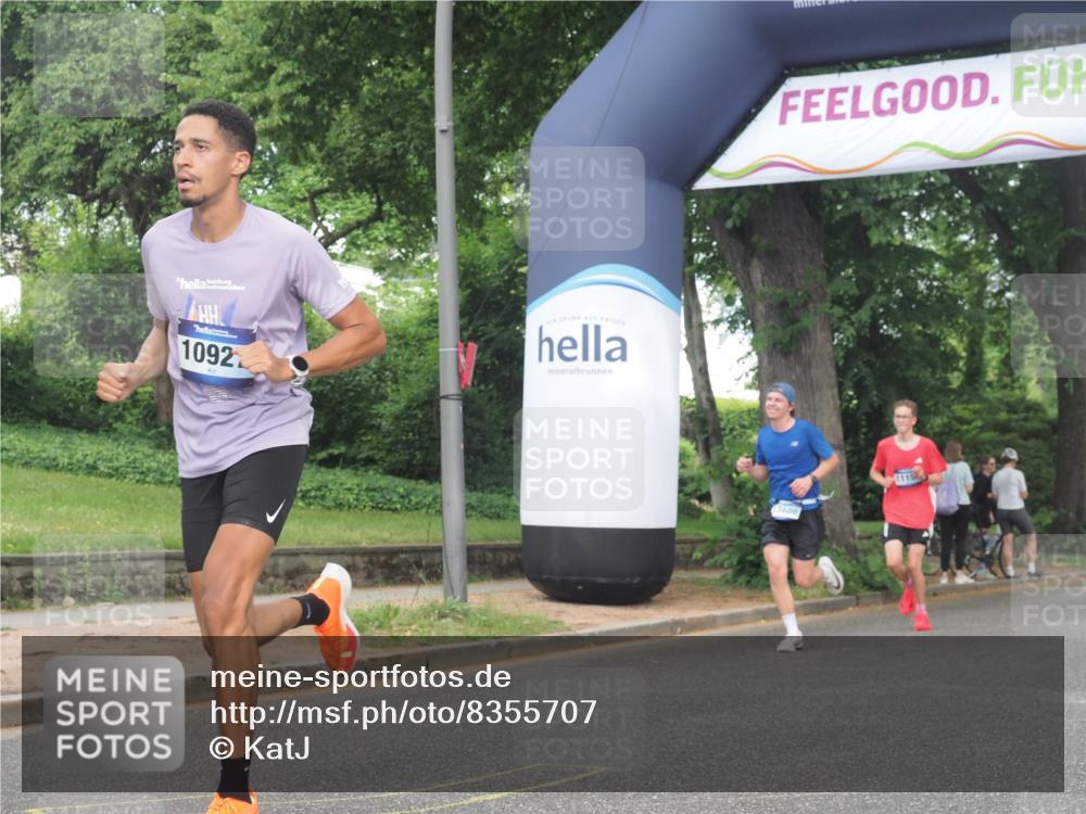 29.06.2025 - hella hamburg halbmarathon KatJ http://msf.ph/oto/8355707 29.06.2025 10:21:50 Zwischen KM18-KM19 1407, 2746, 3935, 4463, 4679, 8062 meine-sportfotos.de