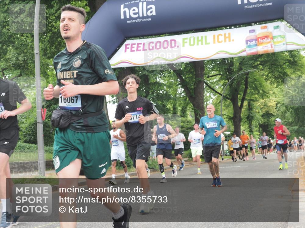 29.06.2025 - hella hamburg halbmarathon KatJ http://msf.ph/oto/8355733 29.06.2025 10:51:47 Zwischen KM18-KM19 1842, 6714 meine-sportfotos.de