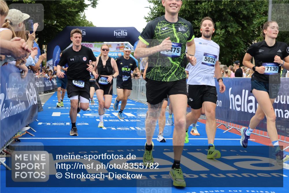 29.06.2025 - hella hamburg halbmarathon Strokosch-Dieckow http://msf.ph/oto/8355782 29.06.2025 10:52:12 Ziel 1482, 2397, 2595, 4419, 4587, 4837, 5032, 5087, 5093, 5378, 5482, 6164, 6897, 7732, 7896, 9074, 9082, 12135, 12580, 13707, 13726, 14248, 14300, 15275, 15446, 15829, 16003, 16320, 16591, 16666, 17033, 17130, 17773, 18475, 18801 meine-sportfotos.de