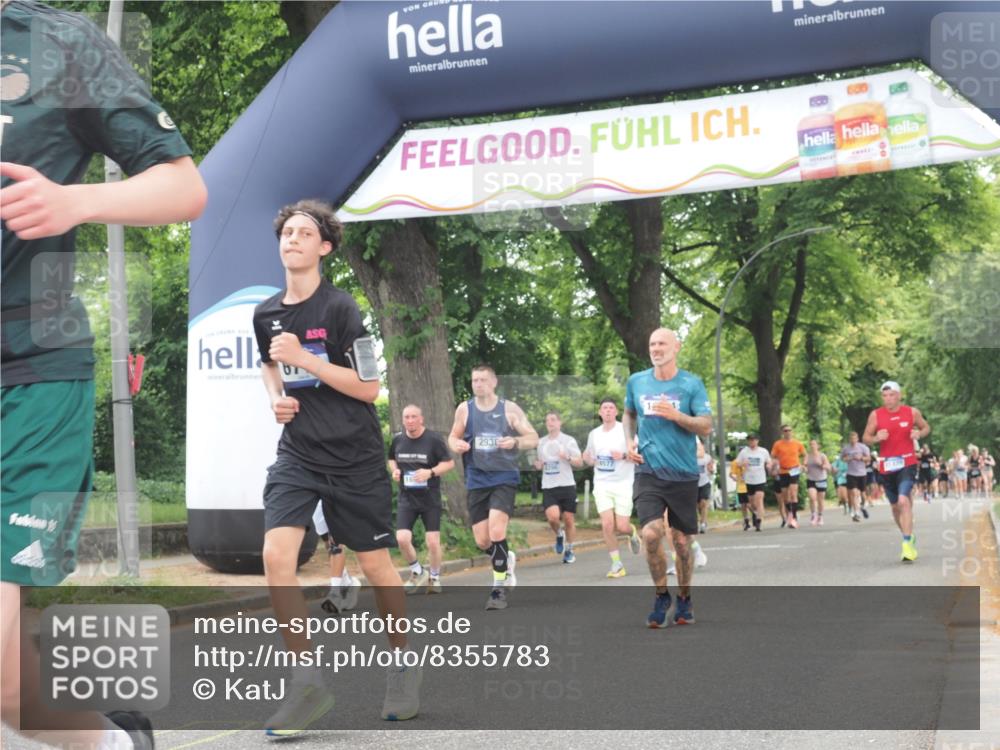 29.06.2025 - hella hamburg halbmarathon KatJ http://msf.ph/oto/8355783 29.06.2025 10:51:48 Zwischen KM18-KM19 1842, 2936, 6714 meine-sportfotos.de