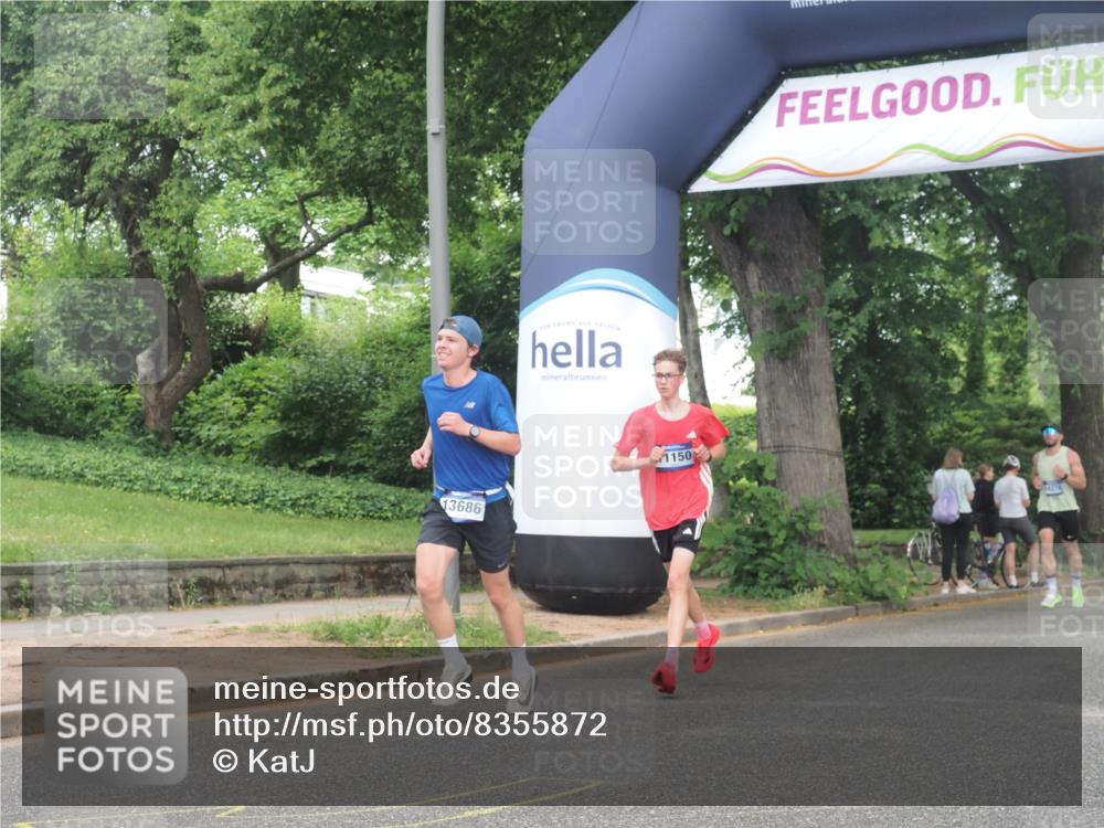 29.06.2025 - hella hamburg halbmarathon KatJ http://msf.ph/oto/8355872 29.06.2025 10:21:51 Zwischen KM18-KM19 1407, 2746, 4463, 4679, 8062 meine-sportfotos.de