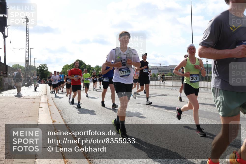 29.06.2025 - hella hamburg halbmarathon Lena Gebhardt http://msf.ph/oto/8355933 29.06.2025 10:01:23 Lombardsbrücke 4319, 60, 11465, 17739, 4370, 2091, 1130, 1329, 1387, 1420, 1653, 1722, 1724, 1726, 2006, 2091, 2167, 2354, 2363, 2490, 2591, 2936, 3199, 3425, 3625, 3663, 3740, 4068, 4238, 4249, 4319, 4322, 4370, 4649, 4663, 4708, 5547, 5570, 5675, 5870, 6087, 6147, 6281, 0000, 6302, 6487, 6531, 6591, 6835, 6921, 6924, 7287, 7658, 7757, 7759, 7761, 7846, 8030, 8045, 8046, 8191, 8255, 8326, 8392, 8578, 8691, 8822, 8926, 9932, 10188, 10281, 10301, 10383, 10576, 10915, 11043, 11465 meine-sportfotos.de
