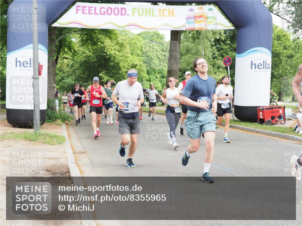 29.06.2025 - hella hamburg halbmarathon MichiJ http://msf.ph/oto/8355965 29.06.2025 10:41:58 Zwischen KM18-KM19 1143, 2432, 2448, 4897, 6356, 8223, 8618, 12213, 13267, 14660, 14834, 15389, 15818, 16625, 17133, 18031, 18190, 19000 meine-sportfotos.de