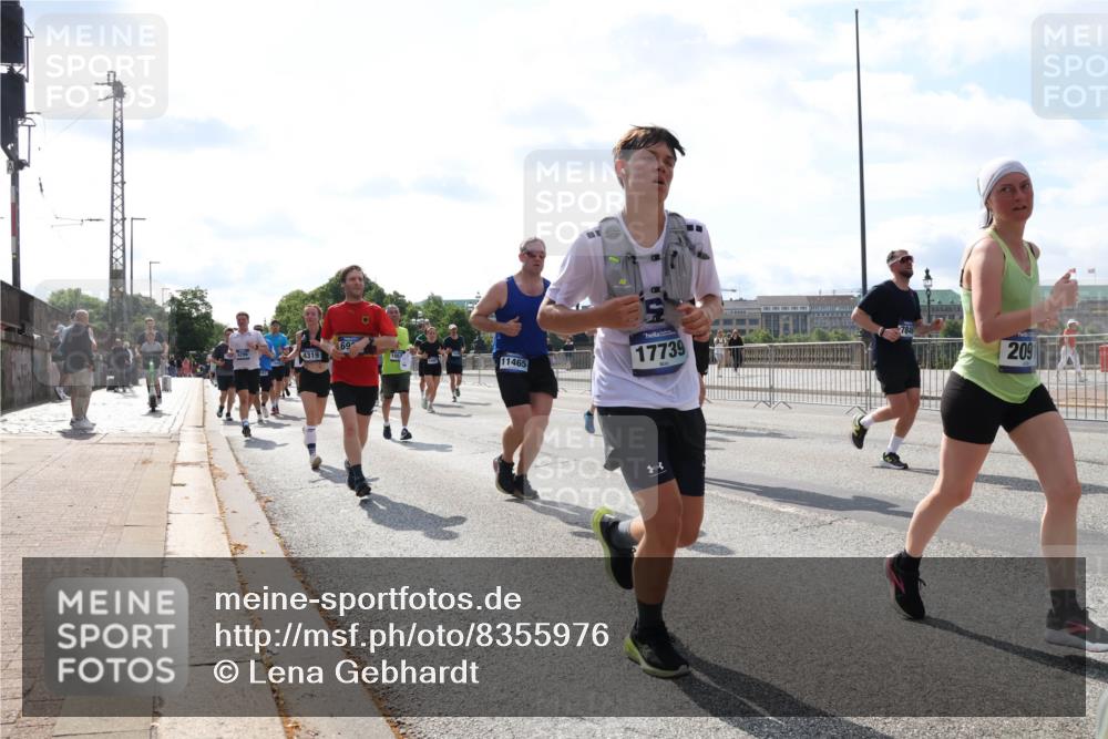 29.06.2025 - hella hamburg halbmarathon Lena Gebhardt http://msf.ph/oto/8355976 29.06.2025 10:01:23 Lombardsbrücke 4319, 69, 11465, 17739, 2091, 1130, 1329, 1387, 1420, 1653, 1722, 1724, 1726, 2006, 2091, 2167, 2354, 2363, 2490, 2591, 2936, 3199, 3425, 3625, 3663, 3740, 4068, 4238, 4249, 4319, 4322, 4370, 4649, 4663, 4708, 5547, 5570, 5675, 5870, 6087, 6147, 6281, 0000, 6302, 6487, 6531, 6591, 6835, 6921, 6924, 7287, 7658, 7757, 7759, 7761, 7846, 8030, 8045, 8046, 8191, 8255, 8326, 8392, 8578, 8691, 8822, 8926, 9932, 10188, 10281, 10301, 10383, 10576, 10915, 11043, 11465 meine-sportfotos.de