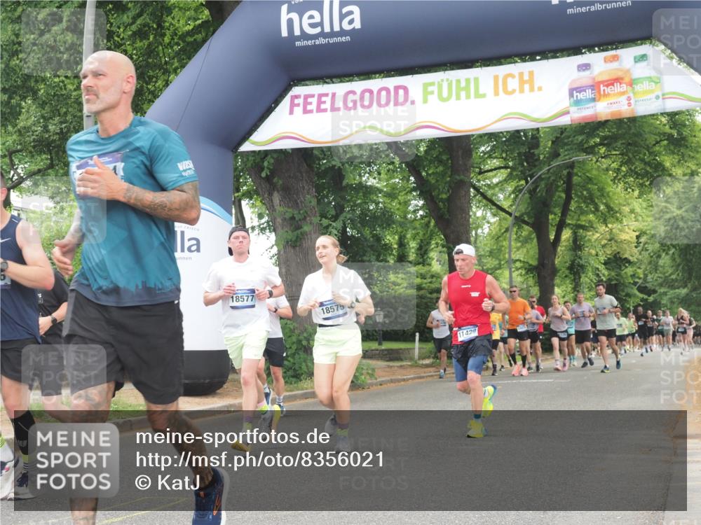 29.06.2025 - hella hamburg halbmarathon KatJ http://msf.ph/oto/8356021 29.06.2025 10:51:50 Zwischen KM18-KM19 2936, 6714 meine-sportfotos.de