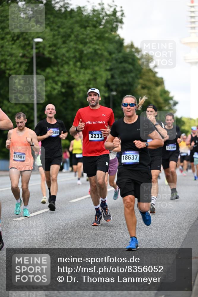 29.06.2025 - hella hamburg halbmarathon Dr. Thomas Lammeyer http://msf.ph/oto/8356052 29.06.2025 09:56:23 Kennedybrücke 1070, 1220, 1415, 1468, 1512, 1613, 1782, 2233, 3098, 3109, 3124, 3917, 3928, 4080, 4497, 4691, 4981, 5476, 5477, 6152, 6716, 7005, 7067, 7093, 7191, 7325, 7432, 7451, 7599, 7843, 7865, 7961, 8467, 8664, 8694, 9081, 9540, 10000, 10099, 10251, 10741, 10750, 10796, 11346 meine-sportfotos.de