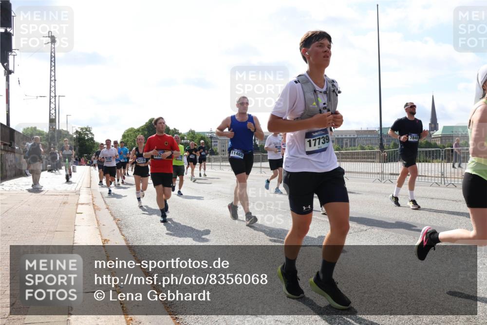 29.06.2025 - hella hamburg halbmarathon Lena Gebhardt http://msf.ph/oto/8356068 29.06.2025 10:01:23 Lombardsbrücke 0000, 4319, 32, 11465, 17739, 7846, 1130, 1329, 1387, 1420, 1653, 1722, 1724, 1726, 2006, 2091, 2167, 2354, 2363, 2490, 2591, 2936, 3199, 3425, 3625, 3663, 3740, 4068, 4238, 4249, 4319, 4322, 4370, 4649, 4663, 4708, 5547, 5570, 5675, 5870, 6087, 6147, 6281, 0000, 6302, 6487, 6531, 6591, 6835, 6921, 6924, 7287, 7658, 7757, 7759, 7761, 7846, 8030, 8045, 8046, 8191, 8255, 8326, 8392, 8578, 8691, 8822, 8926, 9932, 10188, 10281, 10301, 10383, 10576, 10915, 11043, 11465 meine-sportfotos.de