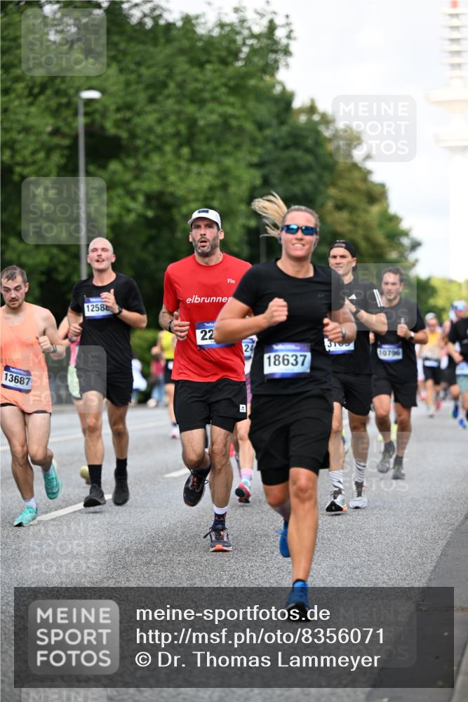 29.06.2025 - hella hamburg halbmarathon Dr. Thomas Lammeyer http://msf.ph/oto/8356071 29.06.2025 09:56:23 Kennedybrücke 1070, 1220, 1415, 1468, 1512, 1613, 1782, 2233, 3098, 3109, 3124, 3917, 3928, 4080, 4497, 4691, 4981, 5476, 5477, 6152, 6716, 7005, 7067, 7093, 7191, 7325, 7432, 7451, 7599, 7843, 7865, 7961, 8467, 8664, 8694, 9081, 9540, 10000, 10099, 10251, 10741, 10750, 10796, 11346 meine-sportfotos.de
