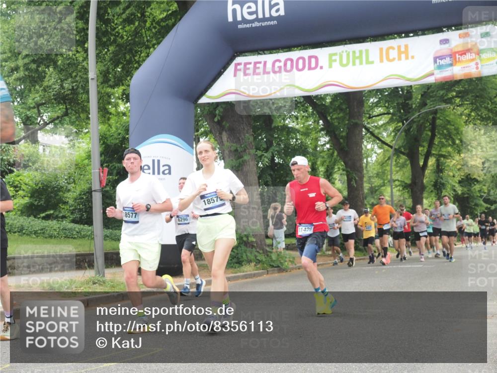29.06.2025 - hella hamburg halbmarathon KatJ http://msf.ph/oto/8356113 29.06.2025 10:51:51 Zwischen KM18-KM19 2936, 6714 meine-sportfotos.de