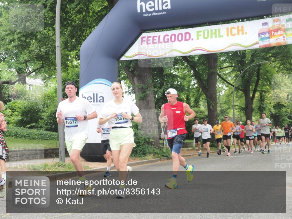 29.06.2025 - hella hamburg halbmarathon KatJ http://msf.ph/oto/8356143 29.06.2025 10:51:51 Zwischen KM18-KM19 2936, 6714 meine-sportfotos.de
