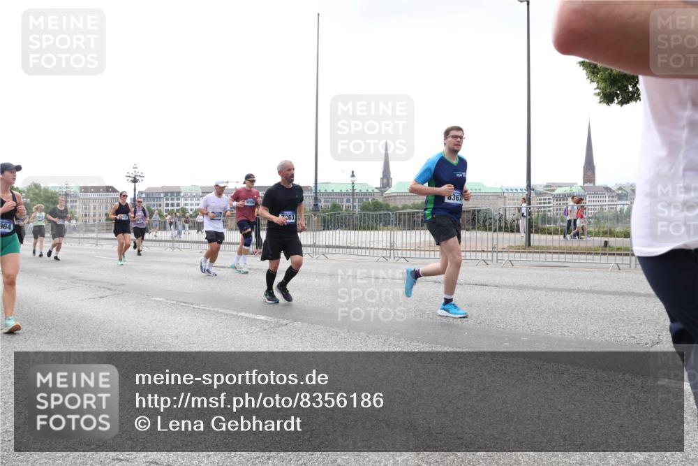 29.06.2025 - hella hamburg halbmarathon Lena Gebhardt http://msf.ph/oto/8356186 29.06.2025 10:39:00 Lombardsbrücke 964, 10554, 7263, 8367, 56, 1232, 1390, 1451, 1760, 2092, 2524, 2534, 2571, 2574, 2576, 2660, 2693, 2843, 2893, 2998, 3216, 3307, 3323, 3726, 3727, 3745, 3927, 4028, 4257, 4259, 4260, 4316, 4320, 4410, 4523, 4659, 4882, 4964, 5617, 5684, 5913, 6062, 6112, 6611, 6695, 6696, 6875, 7148, 7263, 7341, 7506, 7561, 7589, 7815, 7849, 8243, 8367, 8457, 8783, 9420, 9446, 9708, 9974, 9977, 10001, 10072, 10315, 10516, 10554, 13060 meine-sportfotos.de
