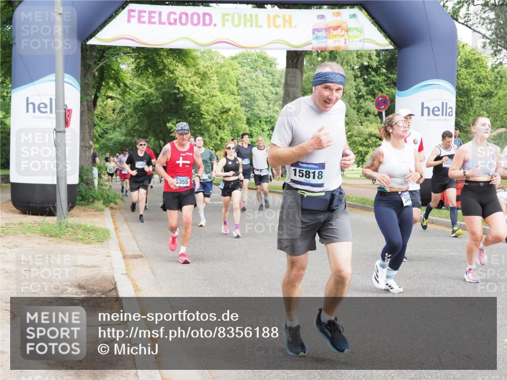 29.06.2025 - hella hamburg halbmarathon MichiJ http://msf.ph/oto/8356188 29.06.2025 10:41:59 Zwischen KM18-KM19 1143, 2448, 4231, 4897, 6355, 6356, 8223, 13267, 14660, 14834, 15389, 15818, 16625, 17133, 18031, 19000 meine-sportfotos.de