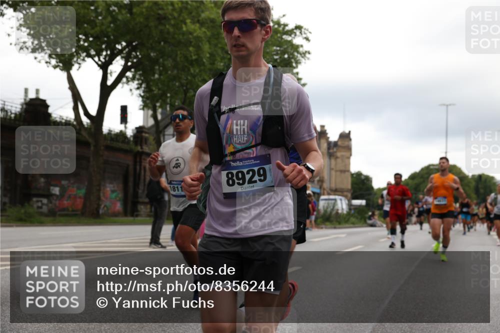 29.06.2025 - hella hamburg halbmarathon Yannick Fuchs http://msf.ph/oto/8356244 29.06.2025 10:53:02 20KM 1285, 1642, 1946, 1951, 2006, 2027, 2348, 2584, 2677, 2855, 2957, 2978, 3181, 3983, 4088, 4592, 5084, 5347, 5633, 6202, 6208, 6636, 6997, 7031, 7223, 7476, 8290, 8929, 9655, 10036, 10759, 10915, 10943, 12633, 13407, 13583, 14375, 14631, 14914, 15232, 15240, 15263, 15284, 15824, 16160, 16341, 16563, 16910, 17017, 17346, 17630, 17810, 17852, 18112, 18153, 18232, 18266, 18327, 18730, 18954 meine-sportfotos.de