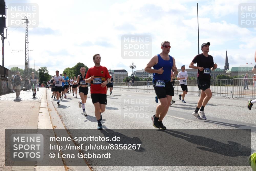 29.06.2025 - hella hamburg halbmarathon Lena Gebhardt http://msf.ph/oto/8356267 29.06.2025 10:01:24 Lombardsbrücke 6924, 4319, 11465, 4370, 1130, 1329, 1387, 1420, 1653, 1722, 1724, 1726, 2006, 2091, 2167, 2354, 2363, 2490, 2591, 2936, 2957, 3039, 3199, 3425, 3625, 3663, 3740, 4068, 4238, 4249, 4319, 4322, 4370, 4649, 4663, 4708, 5547, 5570, 5675, 5870, 6087, 6147, 6281, 0000, 6302, 6487, 6531, 6591, 6835, 6921, 6924, 7287, 7658, 7757, 7759, 7761, 7846, 8030, 8045, 8046, 8191, 8326, 8392, 8578, 8691, 8822, 8926, 9932, 10188, 10281, 10301, 10383, 10576, 10915, 11043, 11465 meine-sportfotos.de