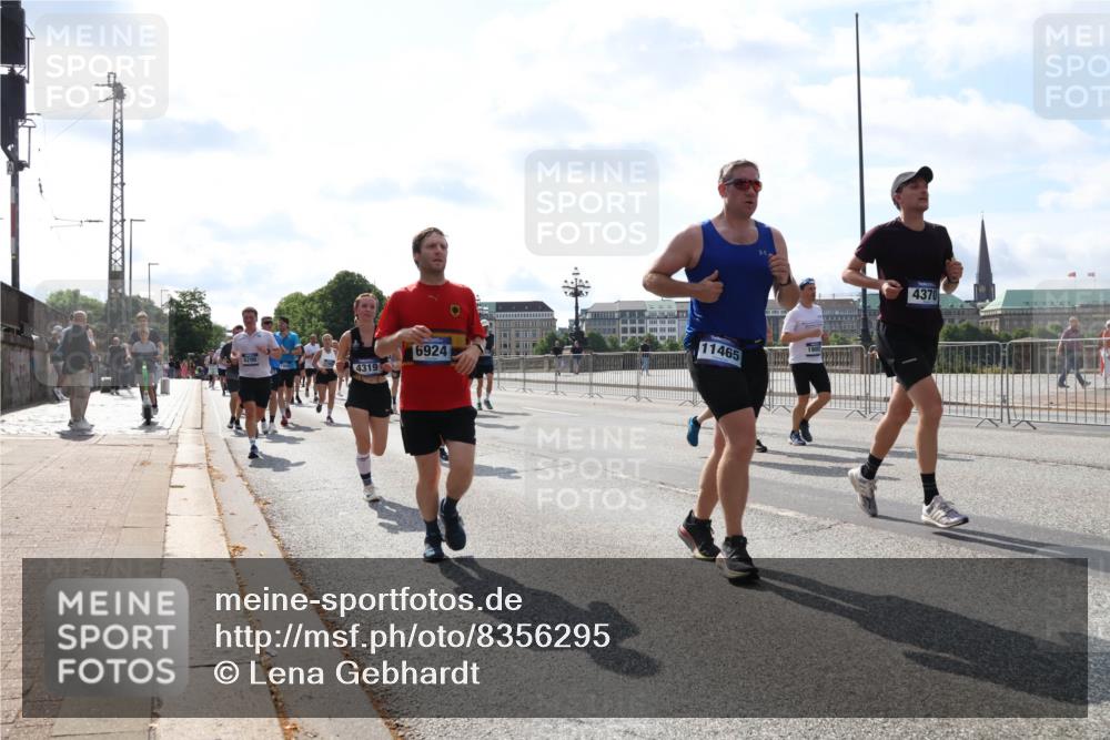 29.06.2025 - hella hamburg halbmarathon Lena Gebhardt http://msf.ph/oto/8356295 29.06.2025 10:01:24 Lombardsbrücke 0000, 4319, 6924, 11465, 4370, 1130, 1329, 1387, 1420, 1653, 1722, 1724, 1726, 2006, 2091, 2167, 2354, 2363, 2490, 2591, 2936, 2957, 3039, 3199, 3425, 3625, 3663, 3740, 4068, 4238, 4249, 4319, 4322, 4370, 4649, 4663, 4708, 5547, 5570, 5675, 5870, 6087, 6147, 6281, 0000, 6302, 6487, 6531, 6591, 6835, 6921, 6924, 7287, 7658, 7757, 7759, 7761, 7846, 8030, 8045, 8046, 8191, 8326, 8392, 8578, 8691, 8822, 8926, 9932, 10188, 10281, 10301, 10383, 10576, 10915, 11043, 11465 meine-sportfotos.de