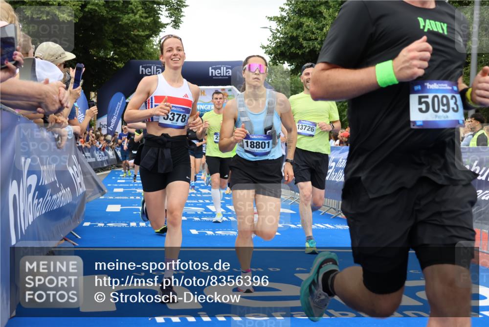 29.06.2025 - hella hamburg halbmarathon Strokosch-Dieckow http://msf.ph/oto/8356396 29.06.2025 10:52:09 Ziel 1482, 2397, 2595, 4419, 4837, 5032, 5087, 5093, 5378, 5482, 6897, 7732, 9074, 9082, 12135, 12580, 13726, 14248, 14300, 15275, 15506, 15829, 16003, 16179, 16320, 16591, 16666, 17033, 17130, 18475, 18801 meine-sportfotos.de