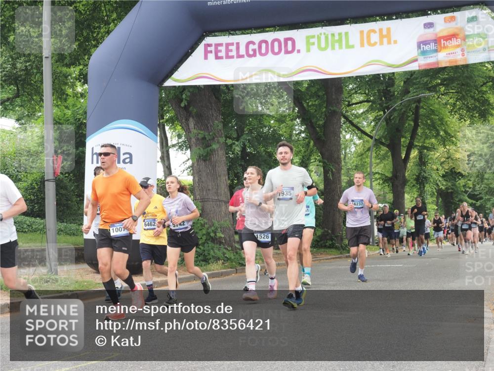 29.06.2025 - hella hamburg halbmarathon KatJ http://msf.ph/oto/8356421 29.06.2025 10:51:55 Zwischen KM18-KM19 1526, 2936, 4146, 5742, 0000, 6462, 7935 meine-sportfotos.de