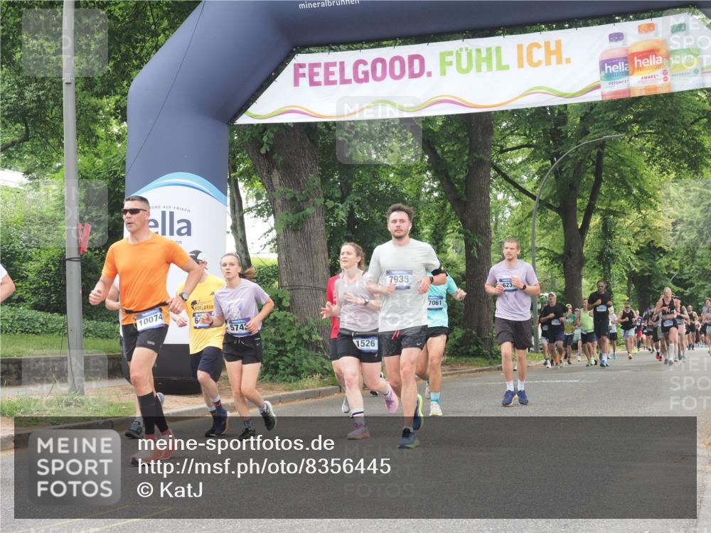 29.06.2025 - hella hamburg halbmarathon KatJ http://msf.ph/oto/8356445 29.06.2025 10:51:56 Zwischen KM18-KM19 1526, 2936, 4146, 5742, 0000, 6462, 7935 meine-sportfotos.de