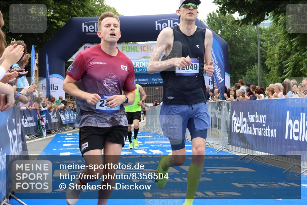 29.06.2025 - hella hamburg halbmarathon Strokosch-Dieckow http://msf.ph/oto/8356504 29.06.2025 10:30:35 Ziel 2460, 2851, 3845, 7231, 7481, 8318, 11413, 12049, 15253, 16713, 17322, 18235 meine-sportfotos.de