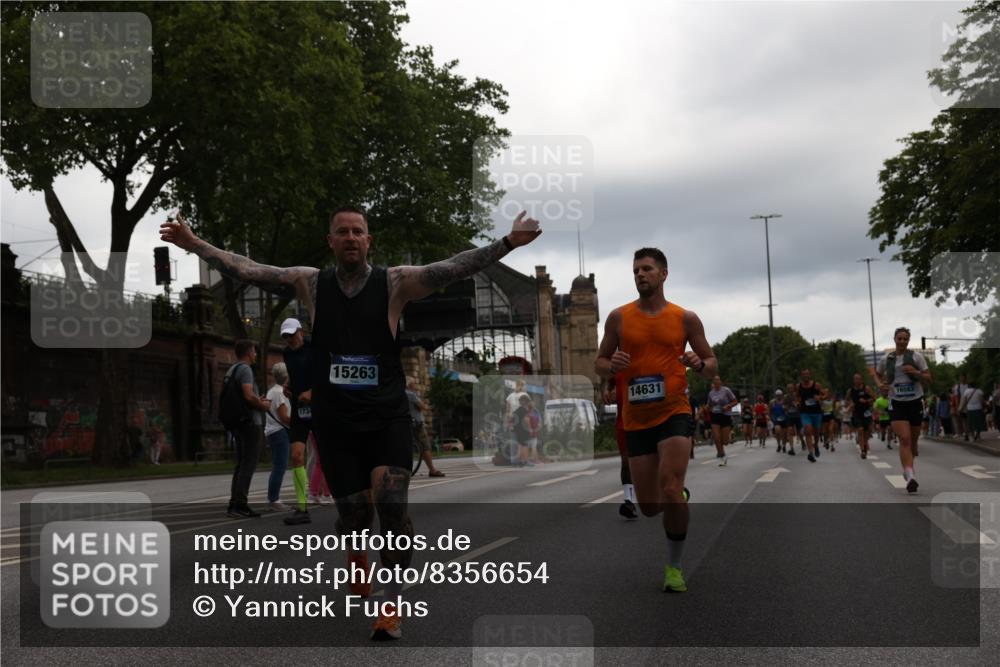 29.06.2025 - hella hamburg halbmarathon Yannick Fuchs http://msf.ph/oto/8356654 29.06.2025 10:53:04 20KM 1285, 1642, 1946, 1951, 2006, 2027, 2348, 2584, 2677, 2855, 2957, 2978, 3181, 3983, 4088, 4592, 5084, 5347, 5633, 6202, 6208, 6636, 6997, 7031, 7223, 7476, 8290, 8929, 9655, 10036, 10759, 10943, 11938, 12633, 13407, 13583, 14375, 14631, 14902, 14914, 15232, 15240, 15263, 15284, 15824, 16160, 16341, 16563, 16910, 17017, 17346, 17503, 17630, 18112, 18153, 18232, 18266, 18327, 18730, 18954, 19015, 19160 meine-sportfotos.de