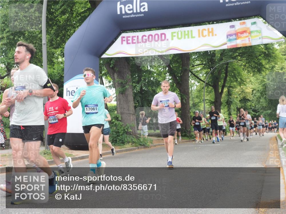 29.06.2025 - hella hamburg halbmarathon KatJ http://msf.ph/oto/8356671 29.06.2025 10:51:57 Zwischen KM18-KM19 1526, 4146, 5742, 0000, 6462, 7935 meine-sportfotos.de