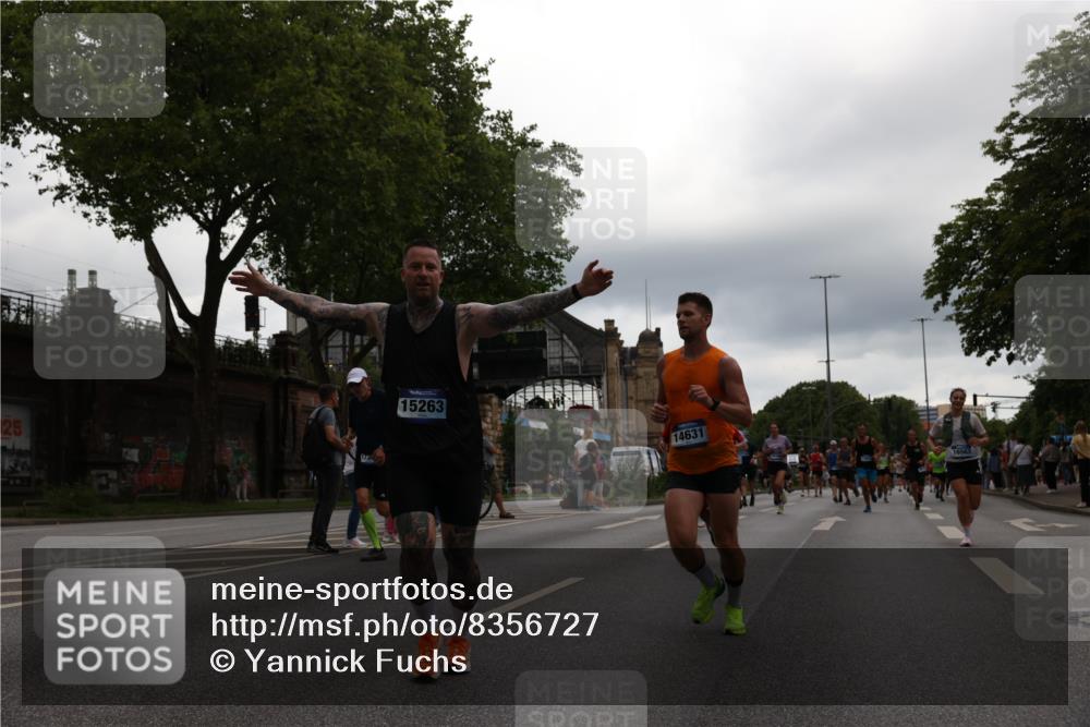 29.06.2025 - hella hamburg halbmarathon Yannick Fuchs http://msf.ph/oto/8356727 29.06.2025 10:53:04 20KM 1285, 1642, 1946, 1951, 2006, 2027, 2348, 2584, 2677, 2855, 2957, 2978, 3181, 3983, 4088, 4592, 5084, 5347, 5633, 6202, 6208, 6636, 6997, 7031, 7223, 7476, 8290, 8929, 9655, 10036, 10759, 10943, 11938, 12633, 13407, 13583, 14375, 14631, 14902, 14914, 15232, 15240, 15263, 15284, 15824, 16160, 16341, 16563, 16910, 17017, 17346, 17503, 17630, 18112, 18153, 18232, 18266, 18327, 18730, 18954, 19015, 19160 meine-sportfotos.de