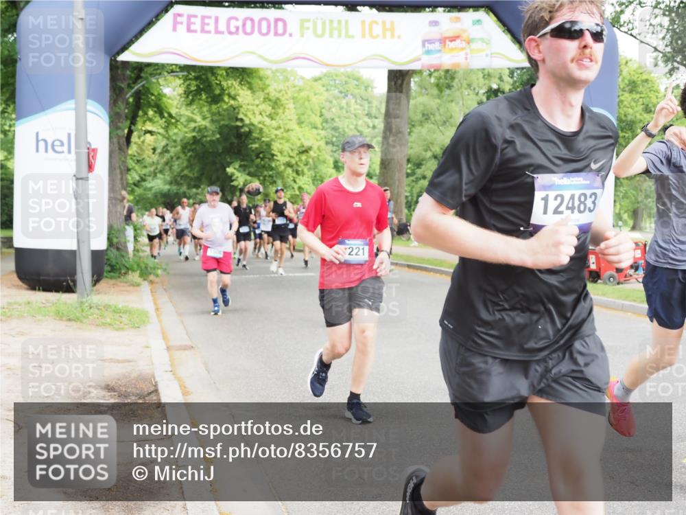 29.06.2025 - hella hamburg halbmarathon MichiJ http://msf.ph/oto/8356757 29.06.2025 10:42:03 Zwischen KM18-KM19 1193, 1506, 2448, 3652, 4231, 4897, 6355, 6356, 7221, 8223, 10368, 10376, 12483, 15389, 15818, 16879, 18031, 18181, 19000 meine-sportfotos.de