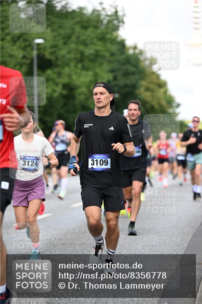 29.06.2025 - hella hamburg halbmarathon Dr. Thomas Lammeyer http://msf.ph/oto/8356778 29.06.2025 09:56:25 Kennedybrücke 1070, 1220, 1415, 1468, 1613, 1782, 2189, 2233, 3021, 3098, 3109, 3124, 3917, 3928, 4080, 4277, 4497, 4691, 4933, 4981, 5476, 5477, 5682, 6152, 6716, 7005, 7067, 7093, 7191, 7325, 7432, 7451, 7599, 7843, 7865, 7961, 8467, 8664, 8694, 8722, 9081, 9213, 9540, 10000, 10099, 10251, 10750, 10796, 10969, 11346 meine-sportfotos.de