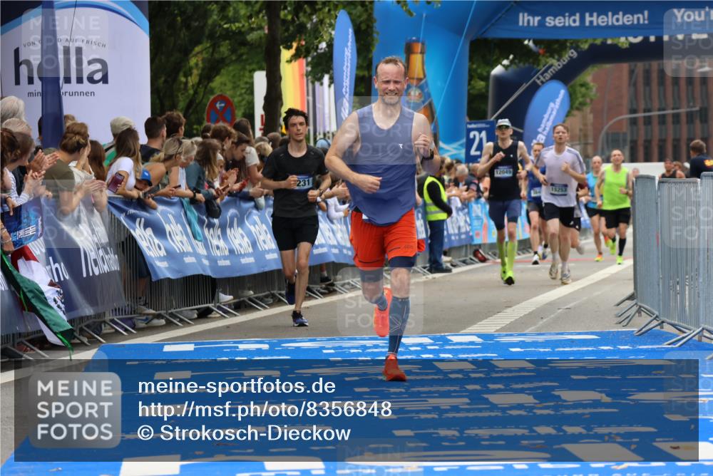 29.06.2025 - hella hamburg halbmarathon Strokosch-Dieckow http://msf.ph/oto/8356848 29.06.2025 10:30:23 Ziel 10173, 12691, 16713 meine-sportfotos.de