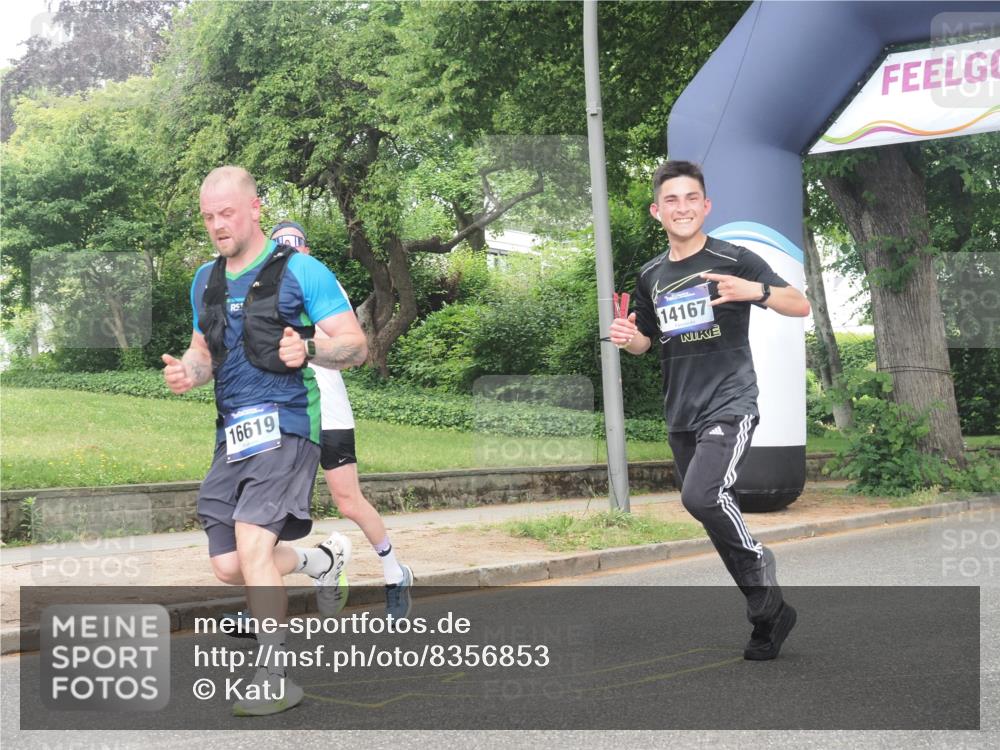29.06.2025 - hella hamburg halbmarathon KatJ http://msf.ph/oto/8356853 29.06.2025 10:22:01 Zwischen KM18-KM19 1707, 1990 meine-sportfotos.de