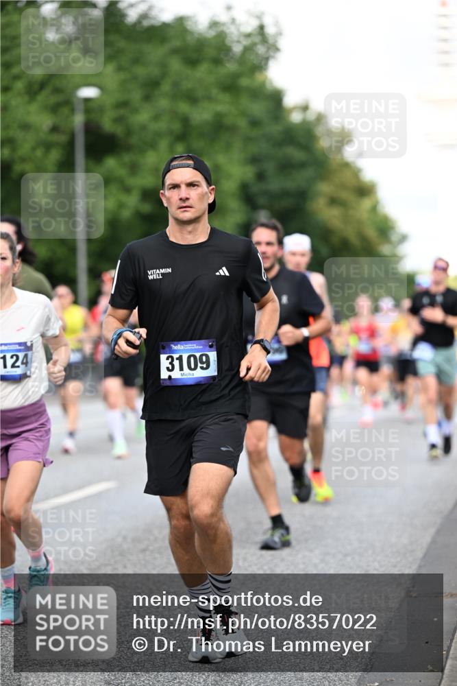 29.06.2025 - hella hamburg halbmarathon Dr. Thomas Lammeyer http://msf.ph/oto/8357022 29.06.2025 09:56:26 Kennedybrücke 1012, 1070, 1220, 1415, 1468, 1613, 1782, 2189, 2233, 3021, 3098, 3109, 3124, 3917, 3928, 4080, 4277, 4497, 4691, 4933, 4981, 5476, 5477, 5682, 6152, 6716, 7005, 7067, 7093, 7191, 7325, 7432, 7451, 7599, 7843, 7865, 7961, 8145, 8467, 8664, 8694, 8722, 9081, 9213, 9538, 9540, 10000, 10099, 10251, 10750, 10796, 10969, 11346 meine-sportfotos.de