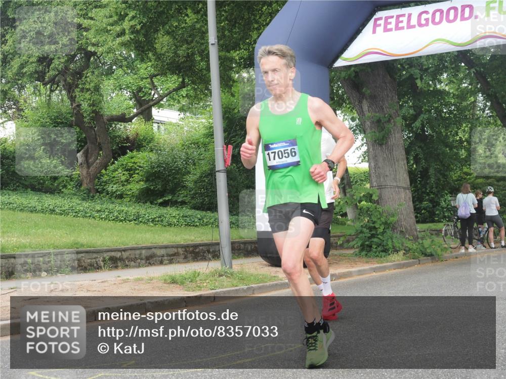 29.06.2025 - hella hamburg halbmarathon KatJ http://msf.ph/oto/8357033 29.06.2025 10:22:03 Zwischen KM18-KM19  meine-sportfotos.de