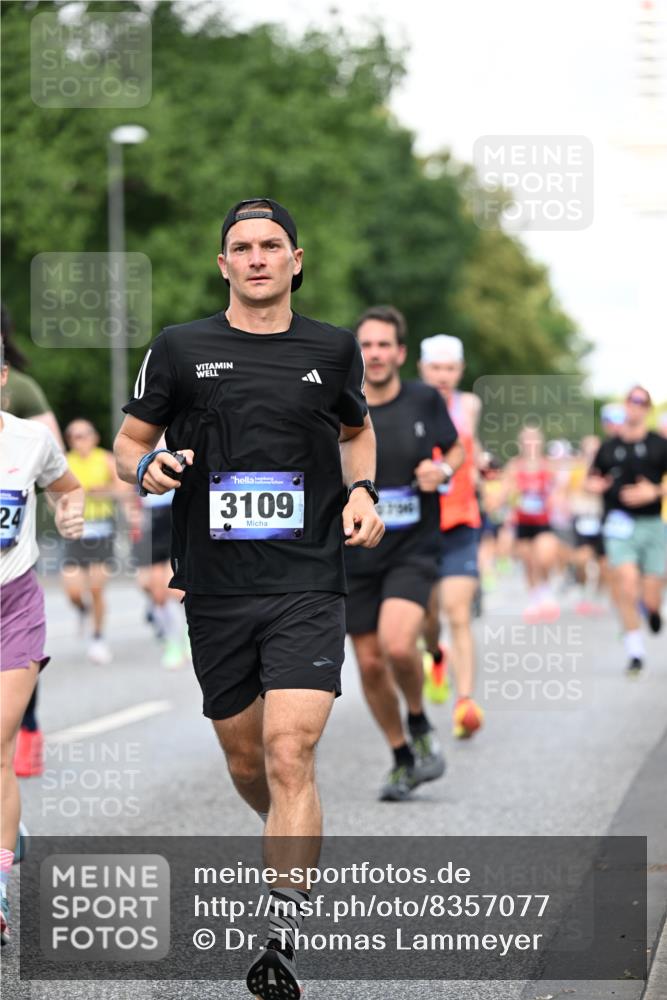 29.06.2025 - hella hamburg halbmarathon Dr. Thomas Lammeyer http://msf.ph/oto/8357077 29.06.2025 09:56:26 Kennedybrücke 1012, 1070, 1220, 1415, 1468, 1613, 1782, 2189, 2233, 3021, 3098, 3109, 3124, 3917, 3928, 4080, 4277, 4497, 4691, 4933, 4981, 5476, 5477, 5682, 6152, 6716, 7005, 7067, 7093, 7191, 7325, 7432, 7451, 7599, 7843, 7865, 7961, 8145, 8467, 8664, 8694, 8722, 9081, 9213, 9538, 9540, 10000, 10099, 10251, 10750, 10796, 10969, 11346 meine-sportfotos.de