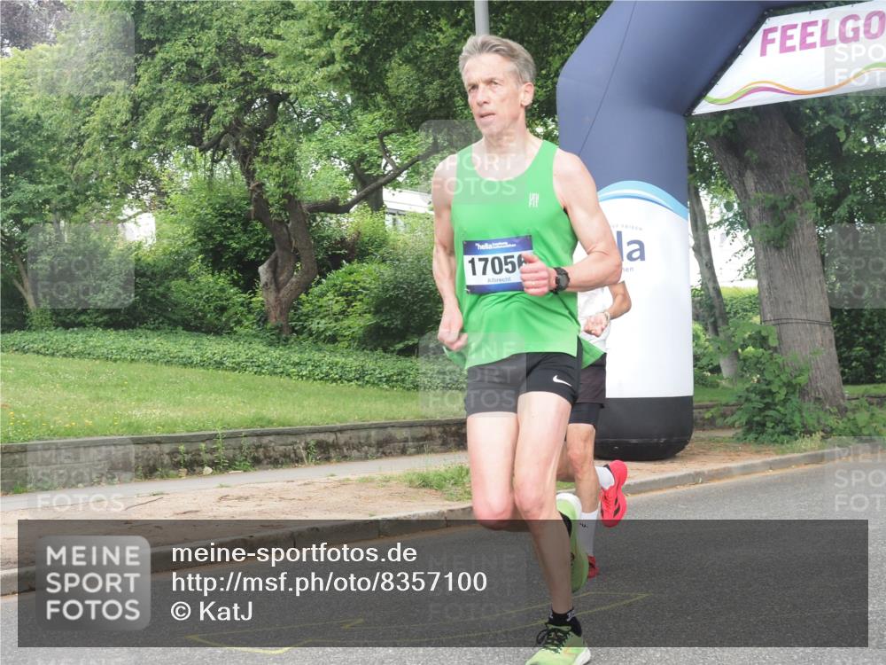 29.06.2025 - hella hamburg halbmarathon KatJ http://msf.ph/oto/8357100 29.06.2025 10:22:03 Zwischen KM18-KM19  meine-sportfotos.de