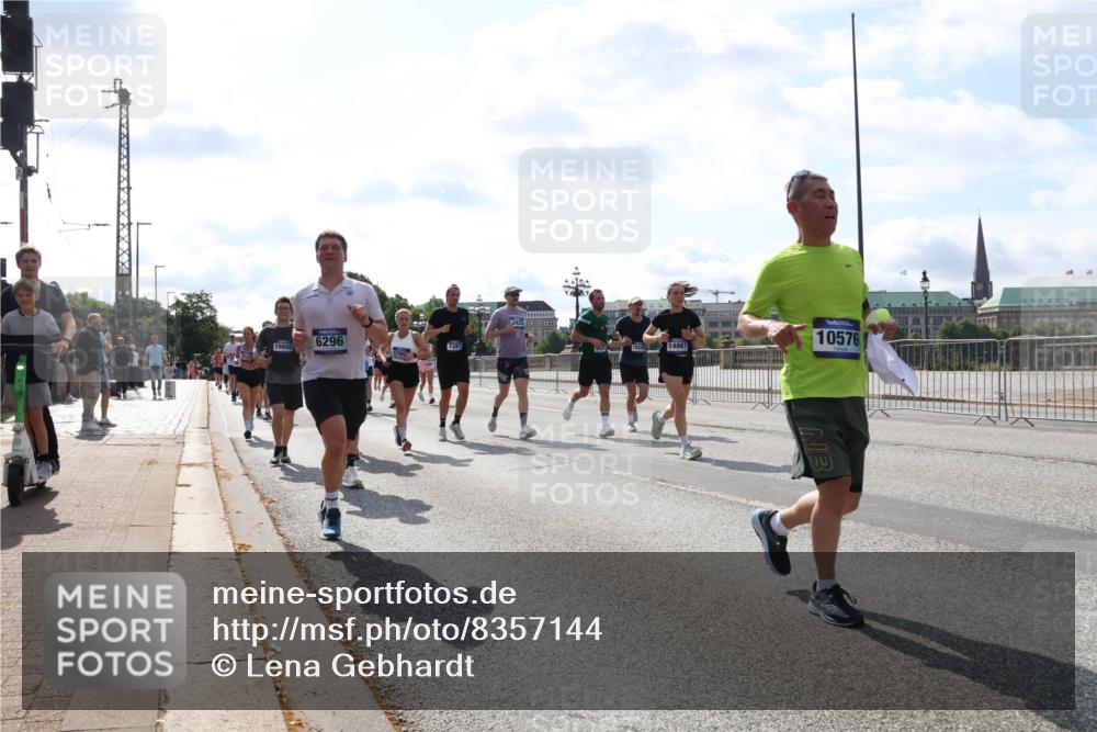 29.06.2025 - hella hamburg halbmarathon Lena Gebhardt http://msf.ph/oto/8357144 29.06.2025 10:01:26 Lombardsbrücke 0000, 16602, 7287, 3425, 1829, 14867, 10576, 1130, 1329, 1387, 1420, 1464, 1653, 1722, 1724, 1726, 1729, 2006, 2091, 2167, 2354, 2363, 2490, 2591, 2806, 2936, 2957, 3039, 3199, 3425, 3625, 3663, 3740, 4068, 4238, 4249, 4319, 4322, 4370, 4649, 4663, 4708, 5547, 5570, 5675, 6087, 6147, 6281, 0000, 6302, 6487, 6531, 6591, 6835, 6921, 6924, 7287, 7658, 7846, 8030, 8045, 8046, 8191, 8392, 8578, 8691, 8822, 8926, 9932, 10188, 10281, 10301, 10383, 10576, 10915, 11043, 11465 meine-sportfotos.de