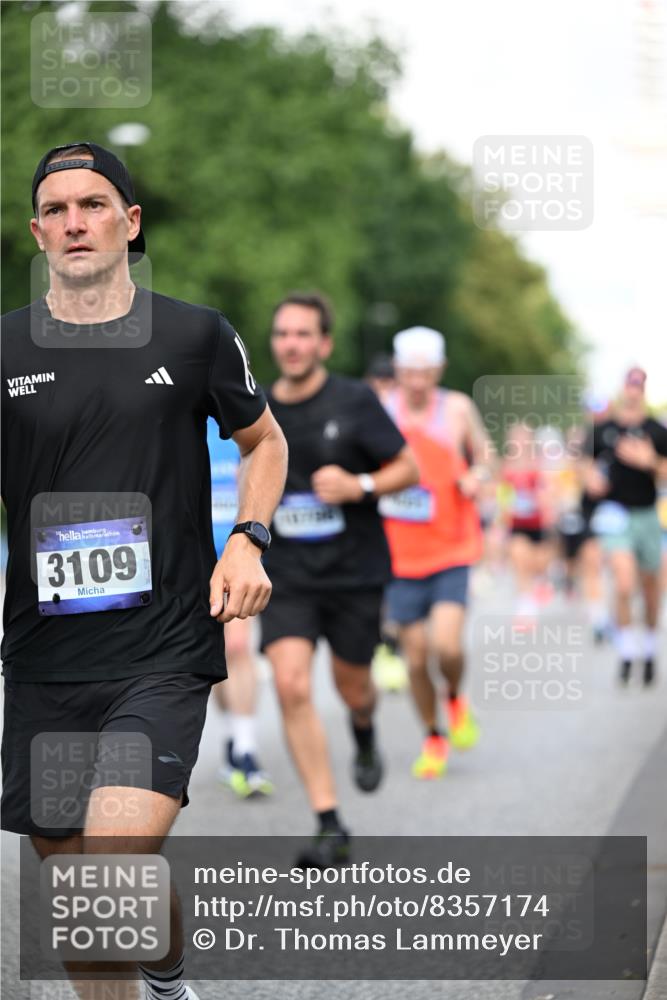 29.06.2025 - hella hamburg halbmarathon Dr. Thomas Lammeyer http://msf.ph/oto/8357174 29.06.2025 09:56:26 Kennedybrücke 1012, 1070, 1220, 1415, 1468, 1613, 1782, 2189, 2233, 3021, 3098, 3109, 3124, 3917, 3928, 4080, 4277, 4497, 4691, 4933, 4981, 5476, 5477, 5682, 6152, 6716, 7005, 7067, 7093, 7191, 7325, 7432, 7451, 7599, 7843, 7865, 7961, 8145, 8467, 8664, 8694, 8722, 9081, 9213, 9538, 9540, 10000, 10099, 10251, 10750, 10796, 10969, 11346 meine-sportfotos.de