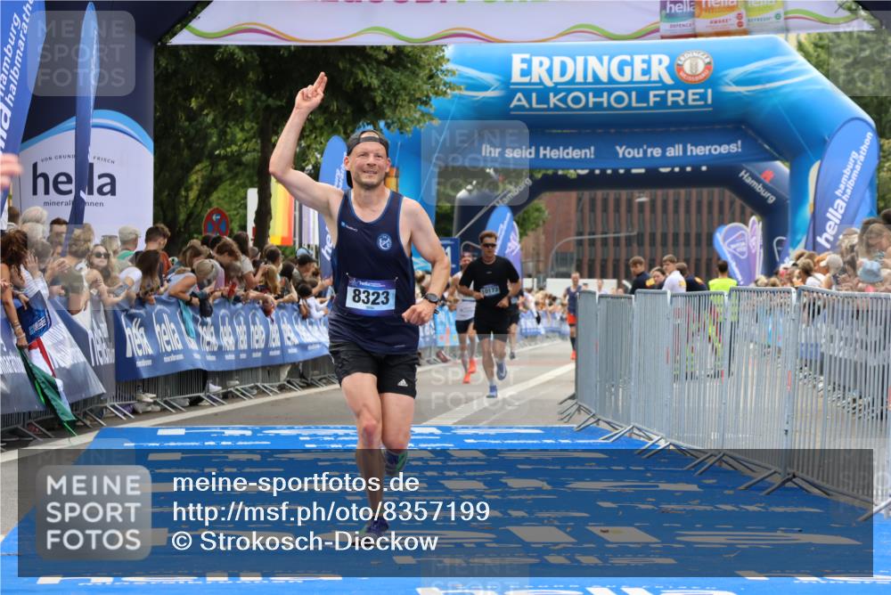 29.06.2025 - hella hamburg halbmarathon Strokosch-Dieckow http://msf.ph/oto/8357199 29.06.2025 10:30:09 Ziel 1758, 2689, 3189, 8190, 8323, 9634, 10270, 12308, 12691, 15507, 17768 meine-sportfotos.de